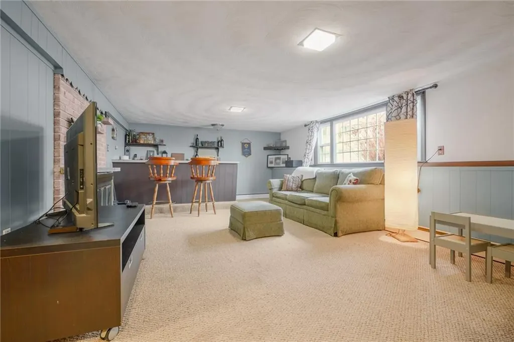 6 Longmeadow Drive North Providence RI 02904
