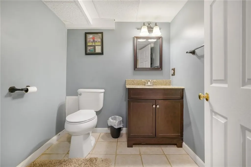 6 Longmeadow Drive North Providence RI 02904