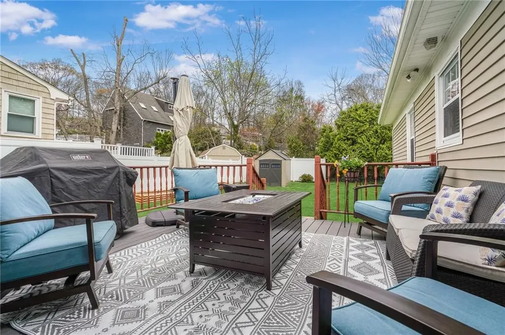 6 Longmeadow Drive North Providence RI 02904