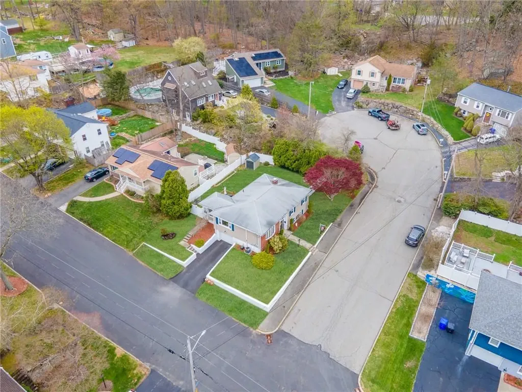 6 Longmeadow Drive North Providence RI 02904