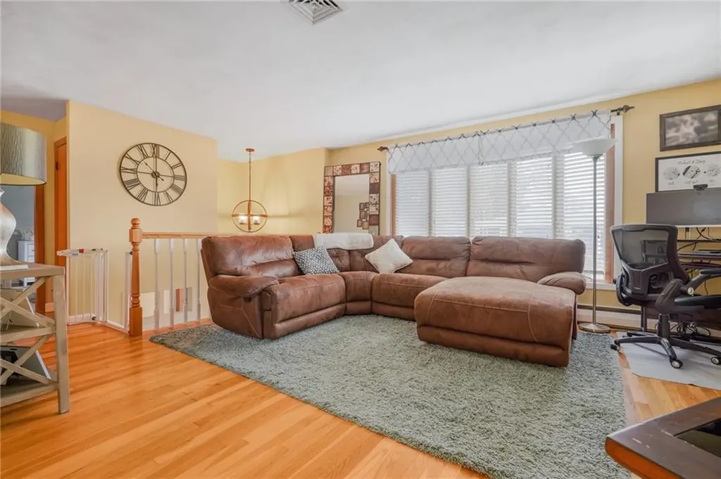 6 Longmeadow Drive North Providence RI 02904