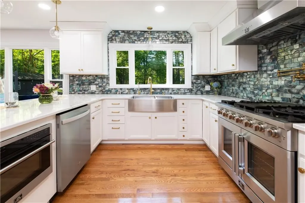 6 Running Stream Road Rehoboth MA 02769