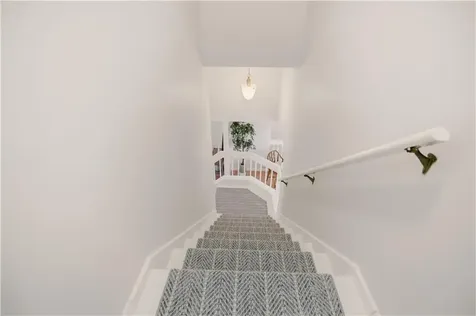 364 Bellevue Avenue Newport RI 02840