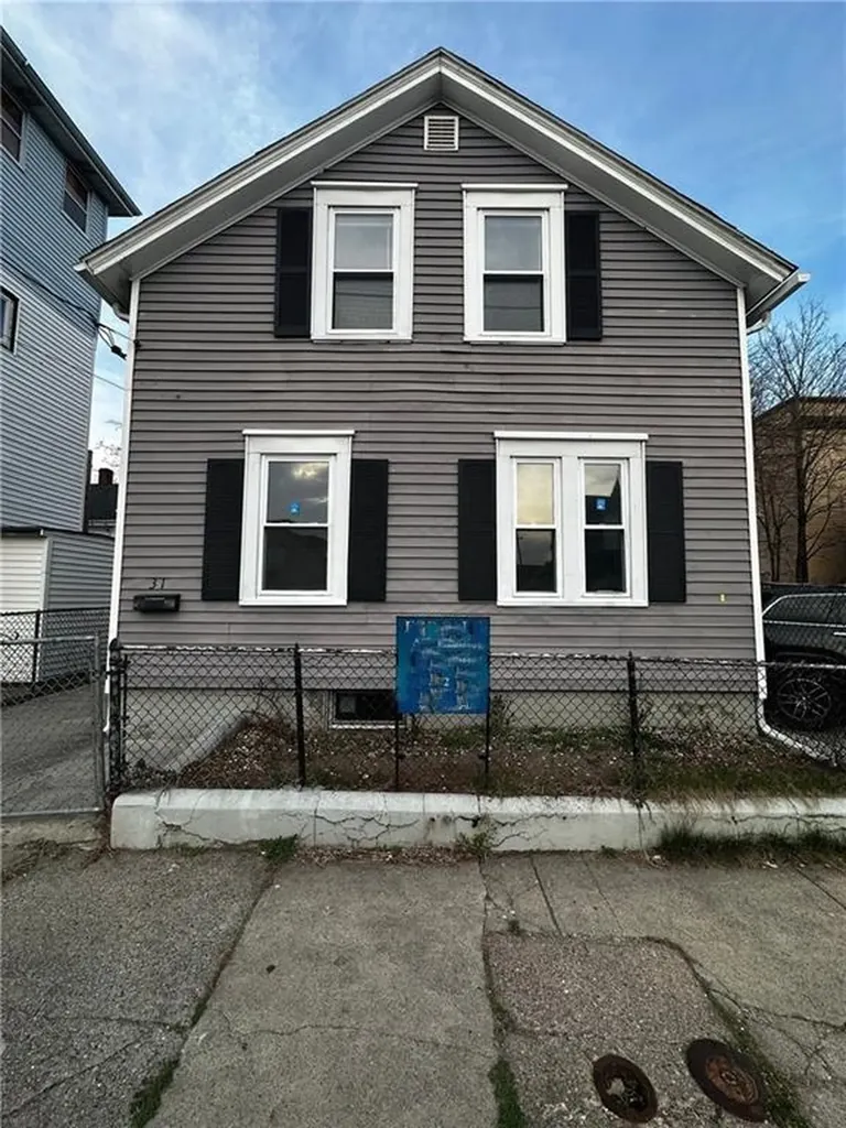 31 Bagley Street Pawtucket RI 02860