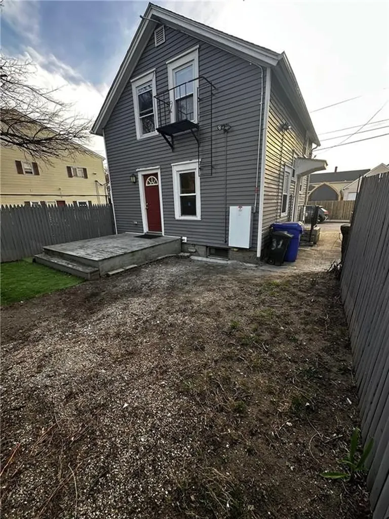 31 Bagley Street Pawtucket RI 02860