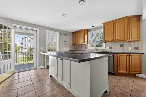 8 Pasadena Avenue Westerly RI 02891
