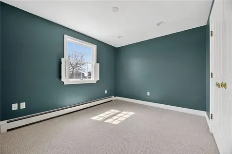 8 Pasadena Avenue Westerly RI 02891