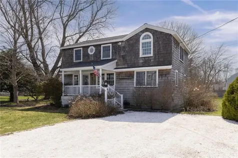 8 Pasadena Avenue Westerly RI 02891