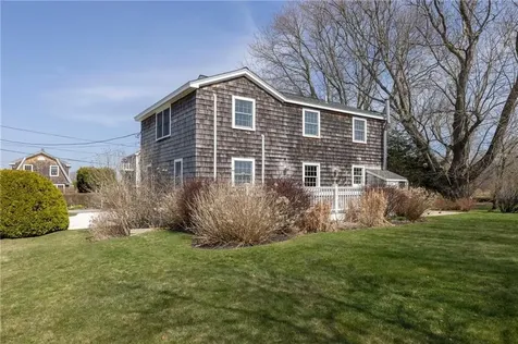8 Pasadena Avenue Westerly RI 02891