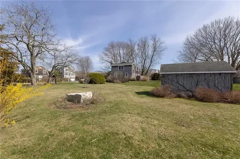 8 Pasadena Avenue Westerly RI 02891