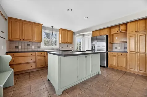 8 Pasadena Avenue Westerly RI 02891
