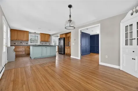 8 Pasadena Avenue Westerly RI 02891