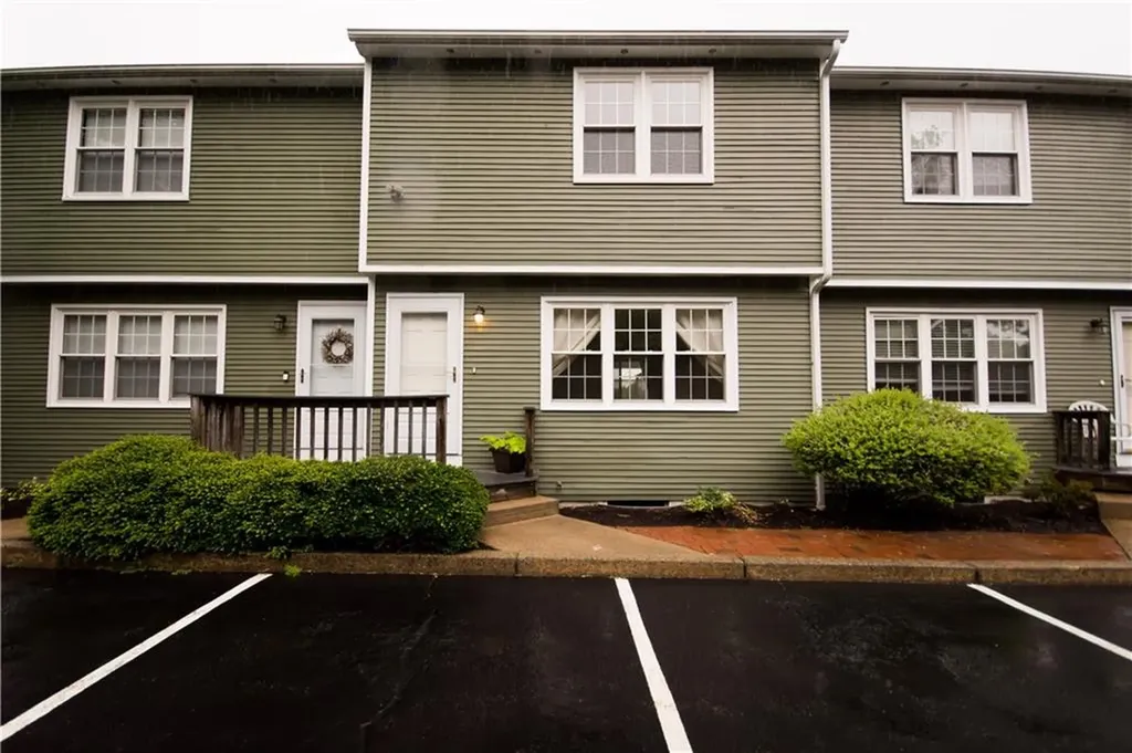 5804 Post Road Warwick RI 02818
