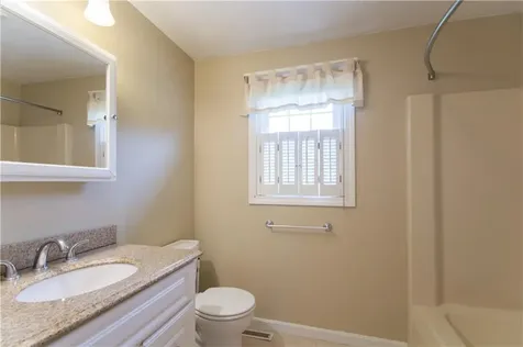 5804 Post Road Warwick RI 02818