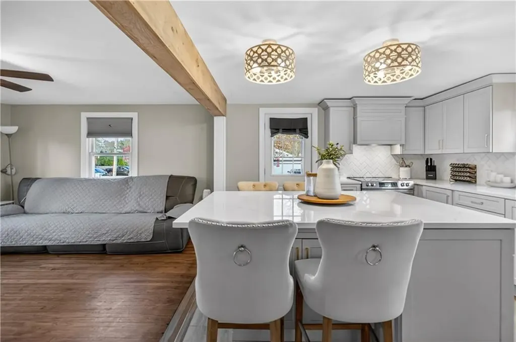 80 Glendale Avenue Warwick RI 02889