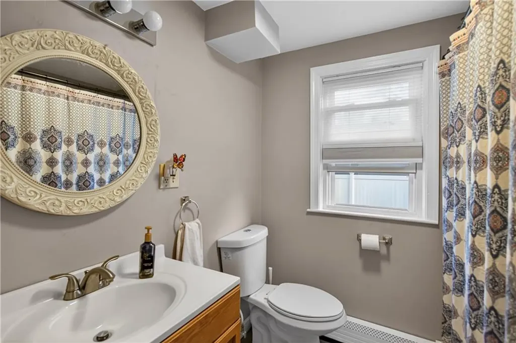 80 Glendale Avenue Warwick RI 02889