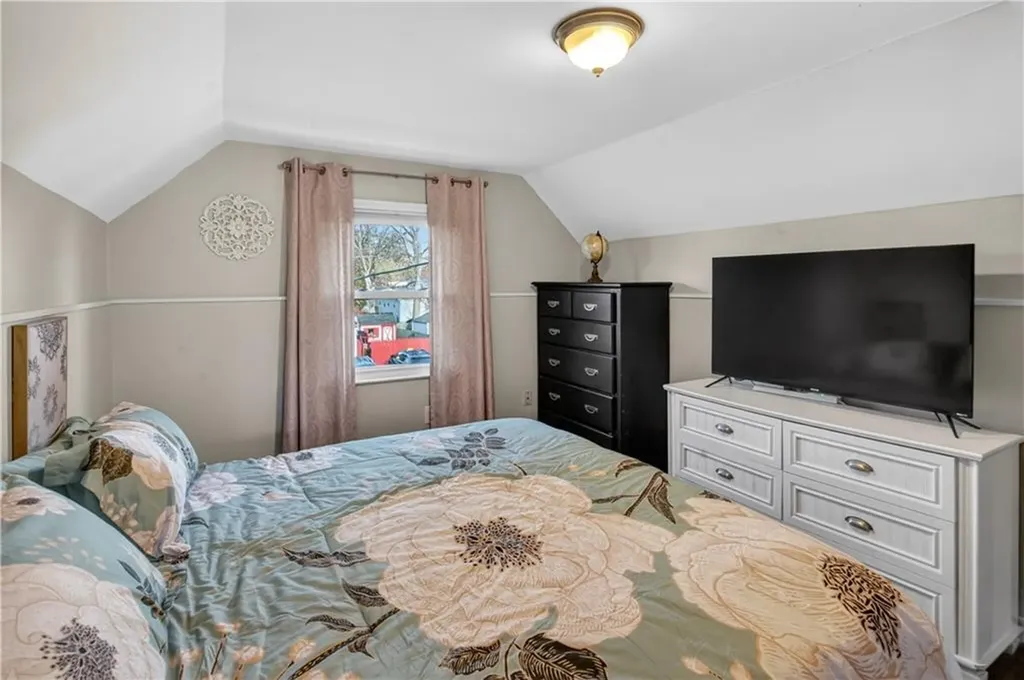 80 Glendale Avenue Warwick RI 02889