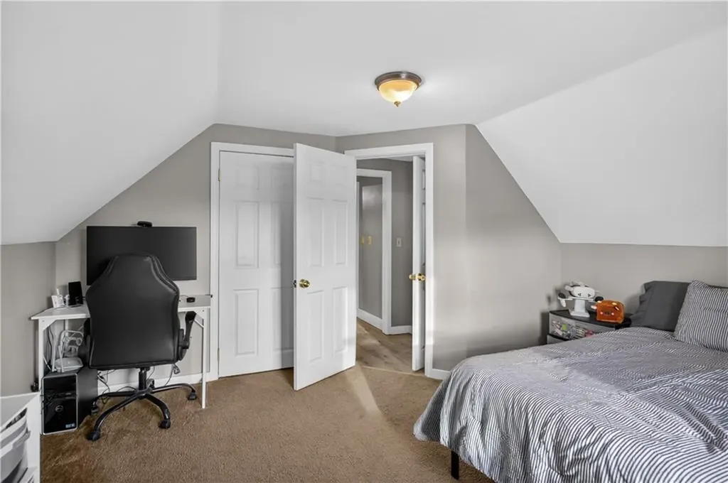 80 Glendale Avenue Warwick RI 02889