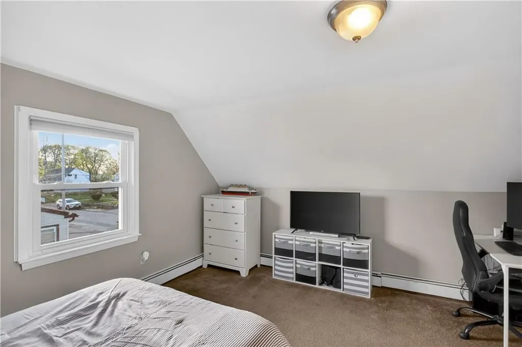 80 Glendale Avenue Warwick RI 02889