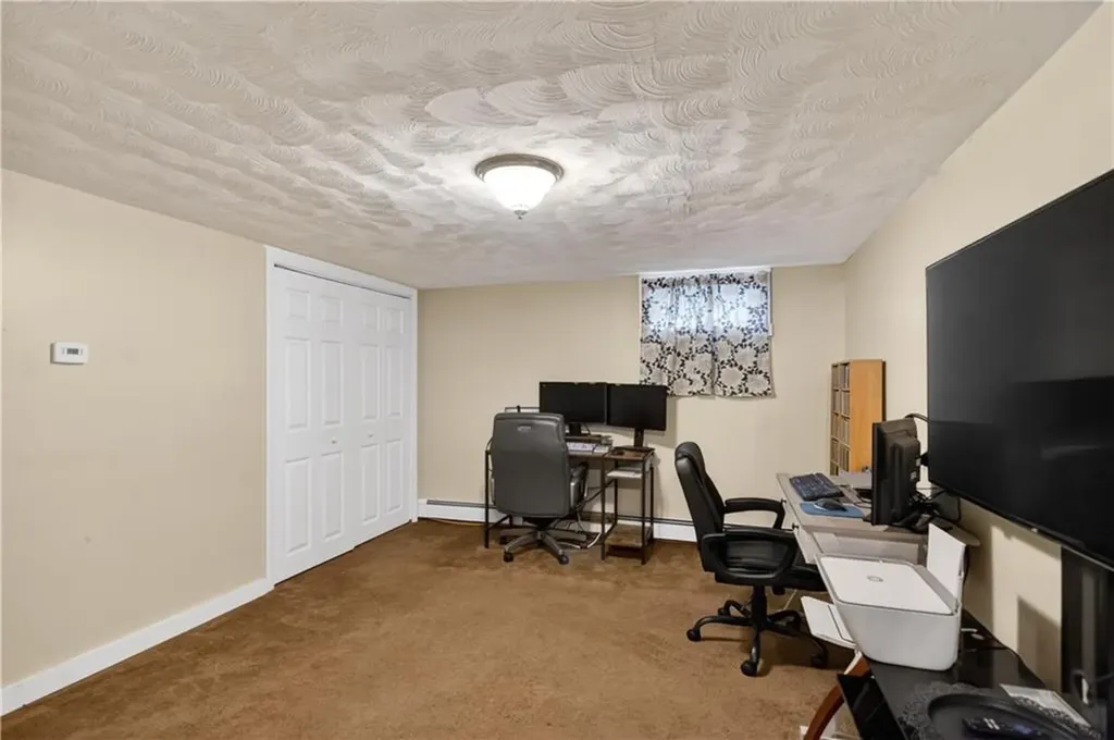 80 Glendale Avenue Warwick RI 02889