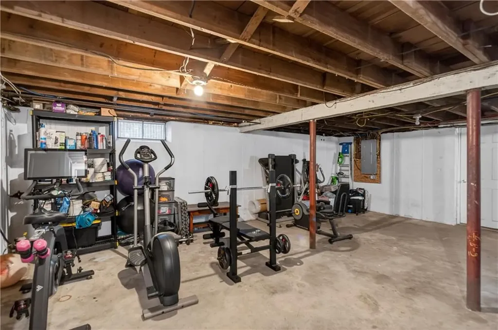 80 Glendale Avenue Warwick RI 02889