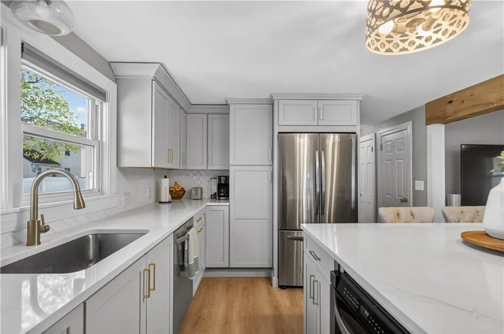 80 Glendale Avenue Warwick RI 02889