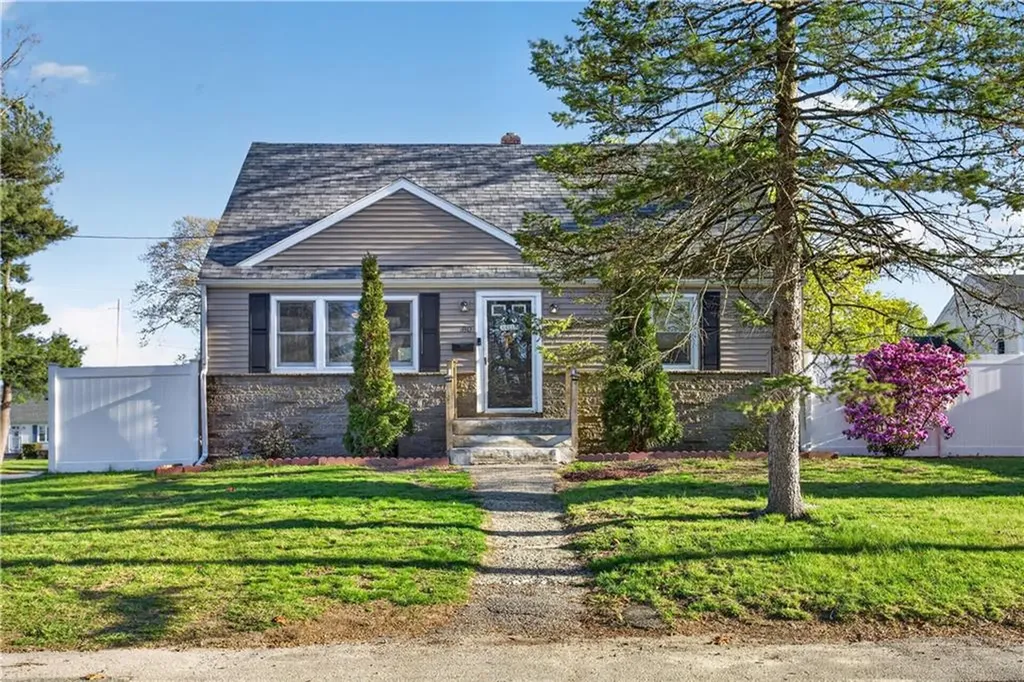 80 Glendale Avenue Warwick RI 02889