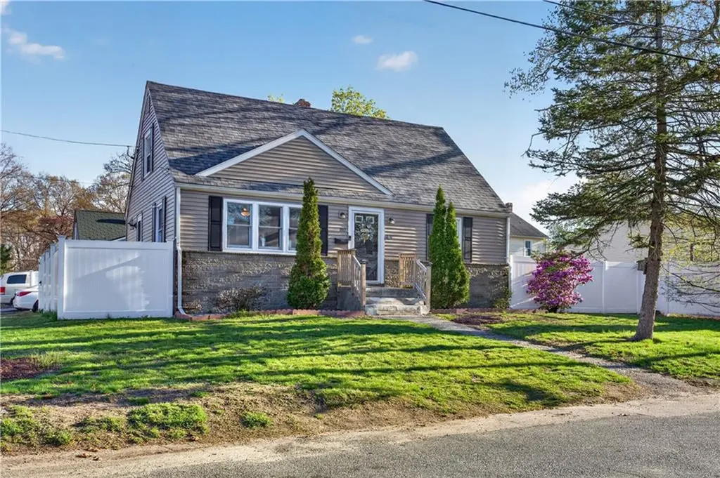 80 Glendale Avenue Warwick RI 02889