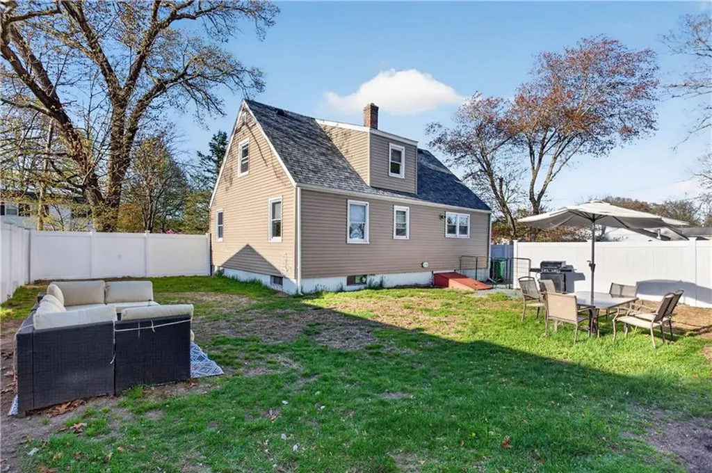 80 Glendale Avenue Warwick RI 02889