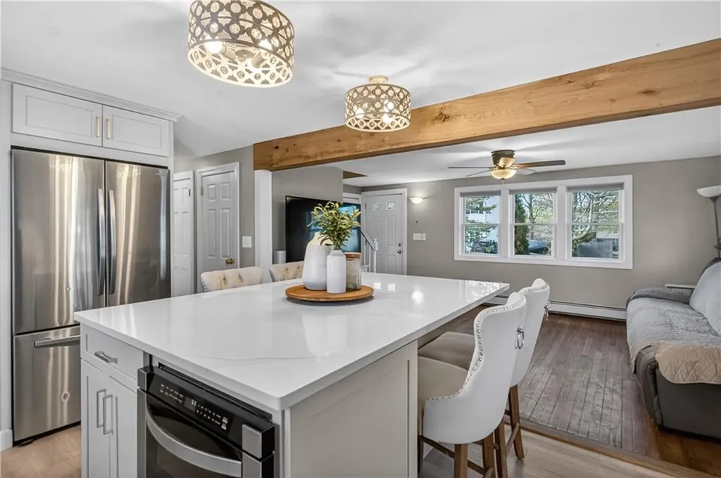 80 Glendale Avenue Warwick RI 02889