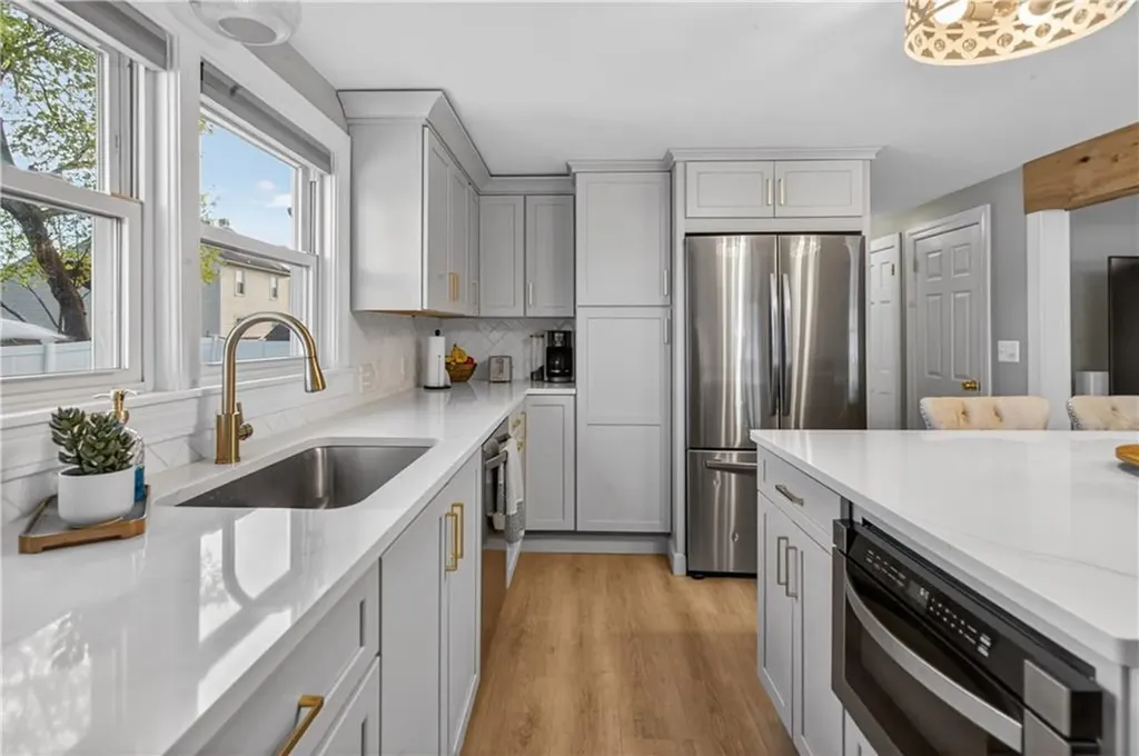 80 Glendale Avenue Warwick RI 02889