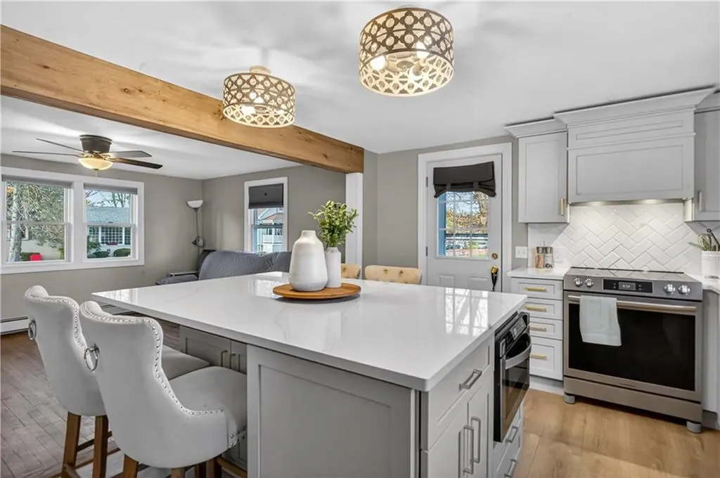 80 Glendale Avenue Warwick RI 02889