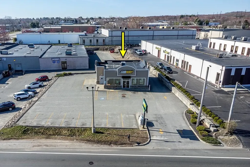 2214 Plainfield Pike Cranston RI 02921