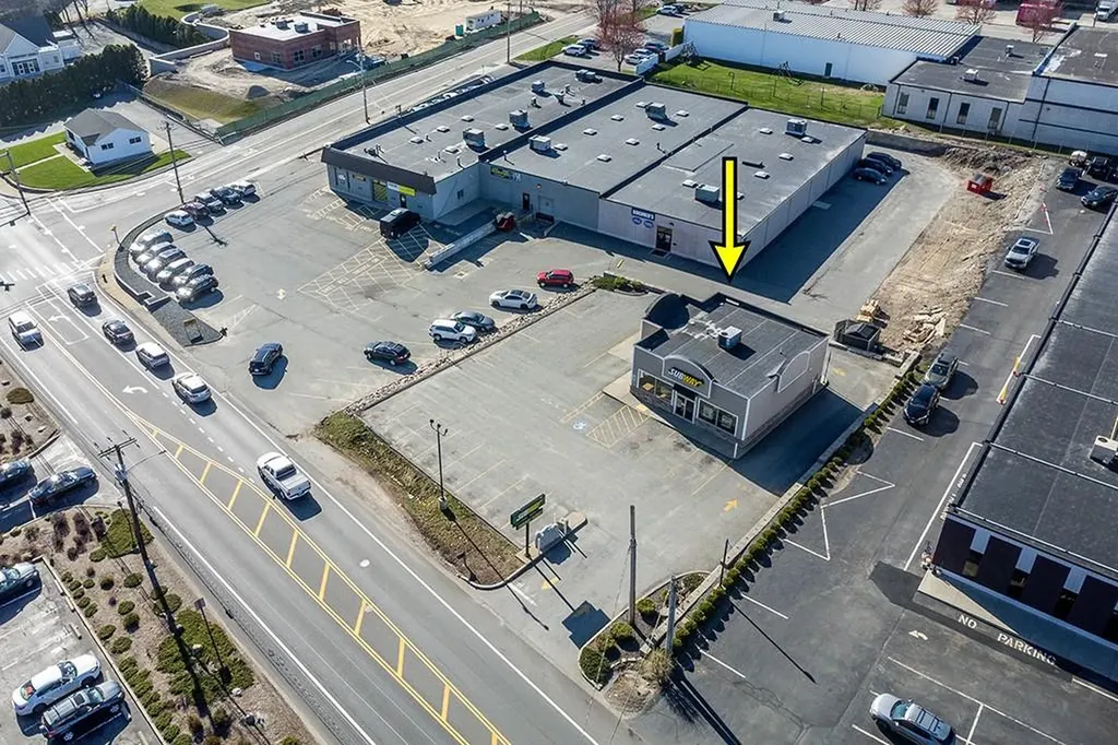 2214 Plainfield Pike Cranston RI 02921