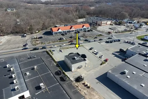 2214 Plainfield Pike Cranston RI 02921