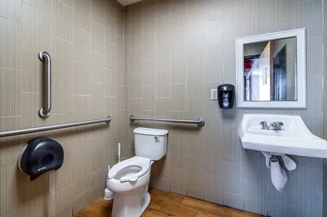 2214 Plainfield Pike Cranston RI 02921