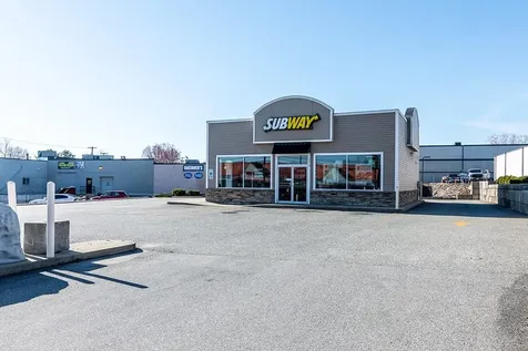 2214 Plainfield Pike Cranston RI 02921