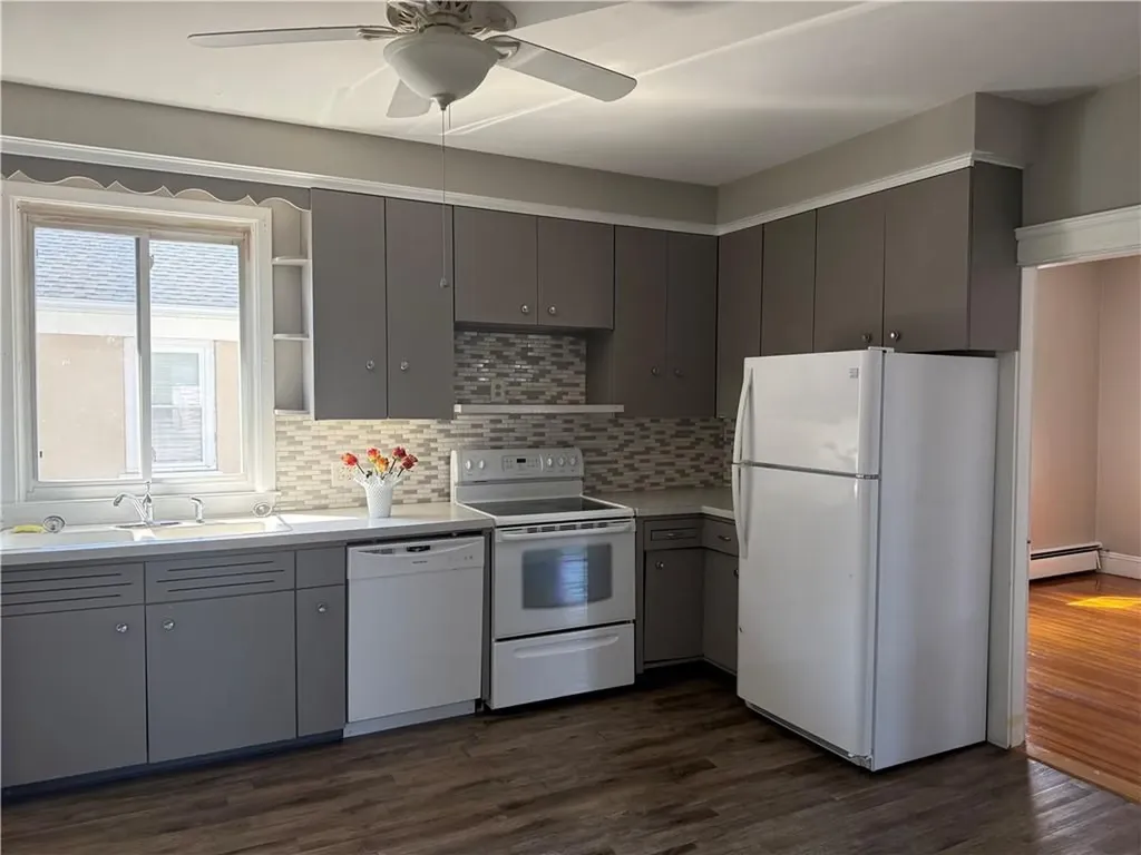 10 Knight Street Cranston RI 02920