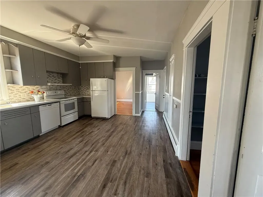 10 Knight Street Cranston RI 02920