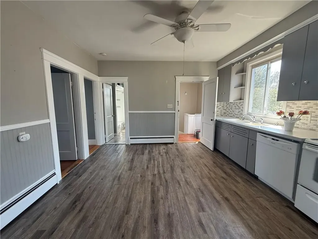 10 Knight Street Cranston RI 02920
