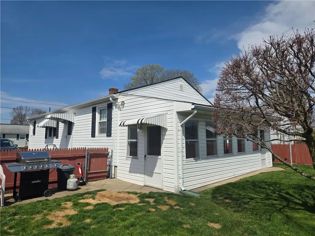11 Coes Street North Providence RI 02904