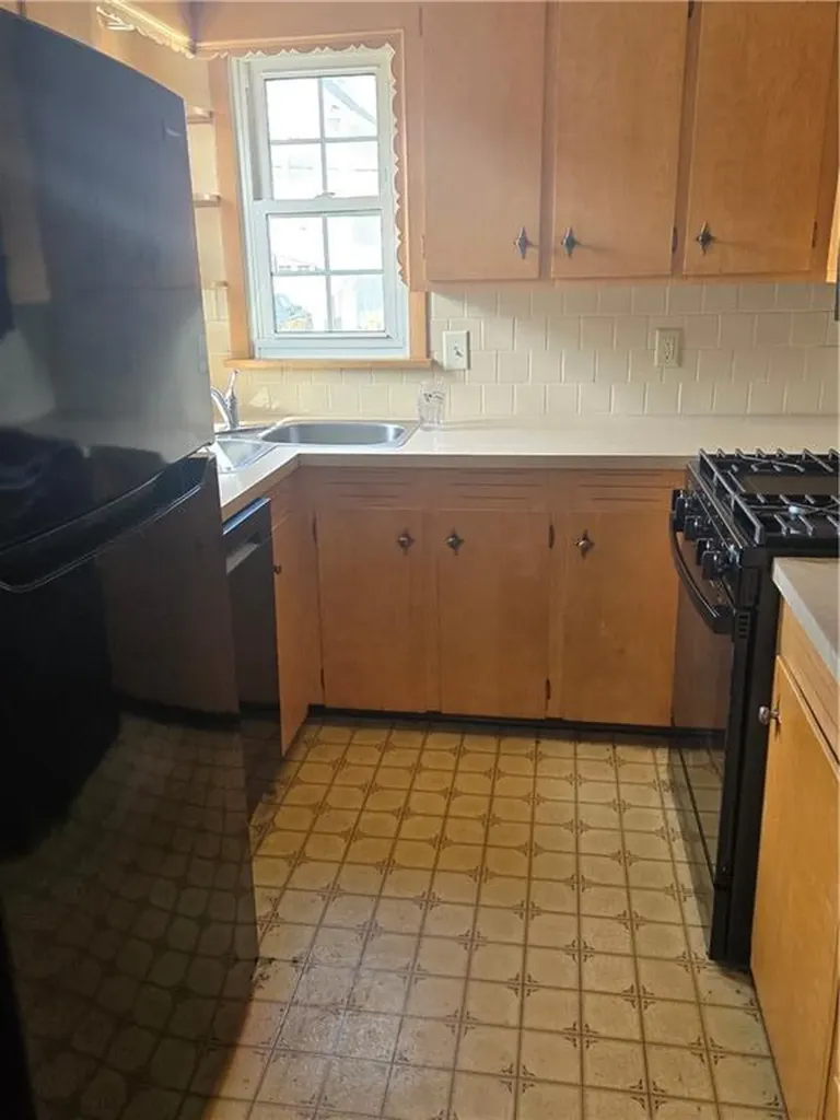 11 Coes Street North Providence RI 02904