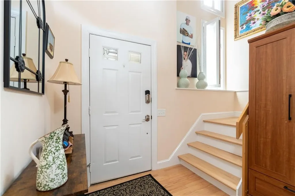 62 Nipmuc Trail North Providence RI 02904