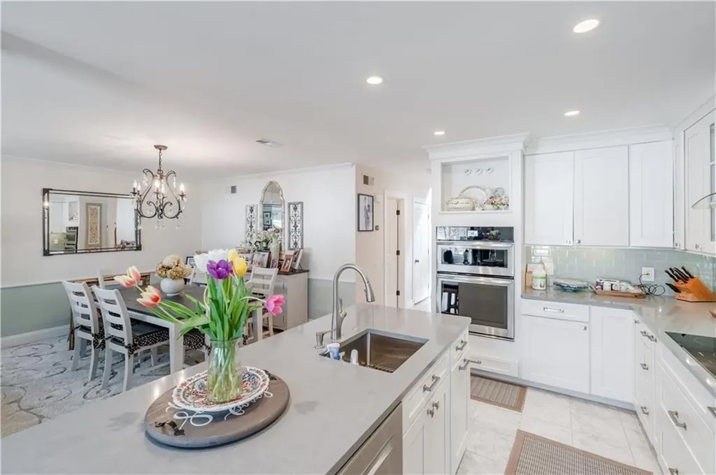 62 Nipmuc Trail North Providence RI 02904