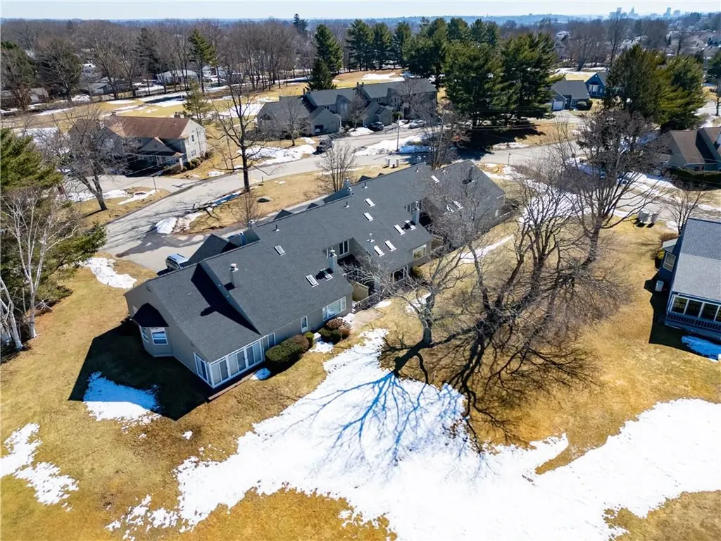 62 Nipmuc Trail North Providence RI 02904