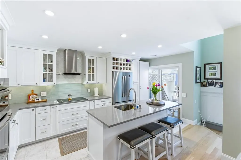 62 Nipmuc Trail North Providence RI 02904