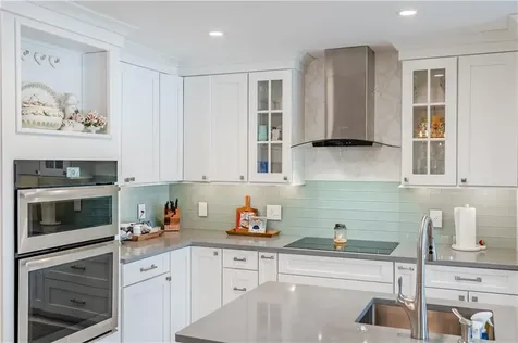 62 Nipmuc Trail North Providence RI 02904