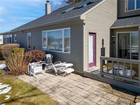 62 Nipmuc Trail North Providence RI 02904