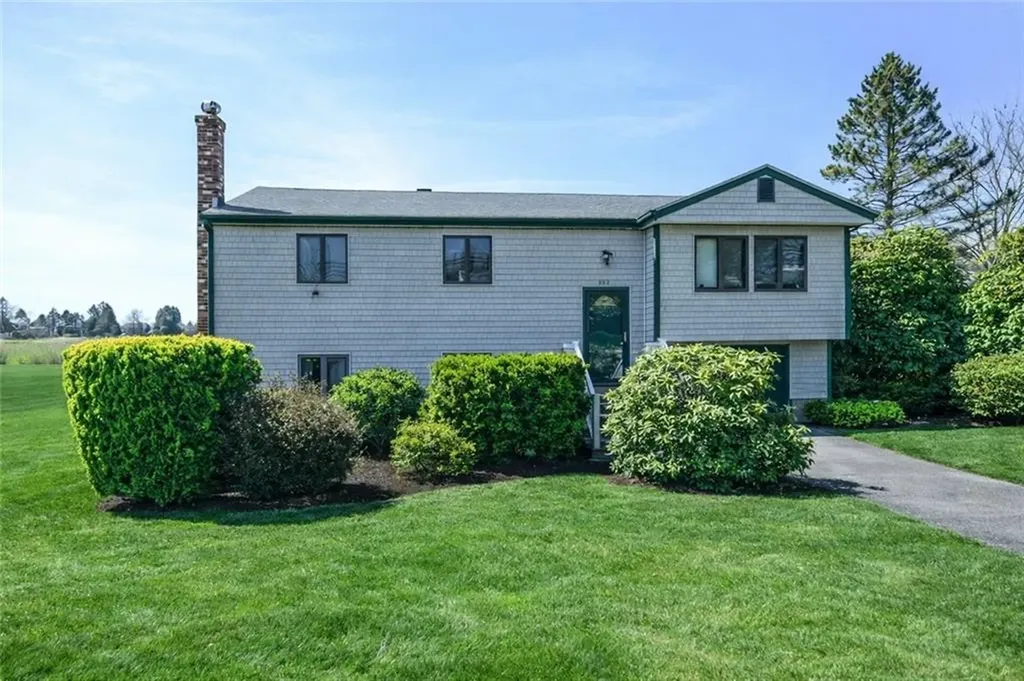 303 Middle Road Portsmouth RI 02871