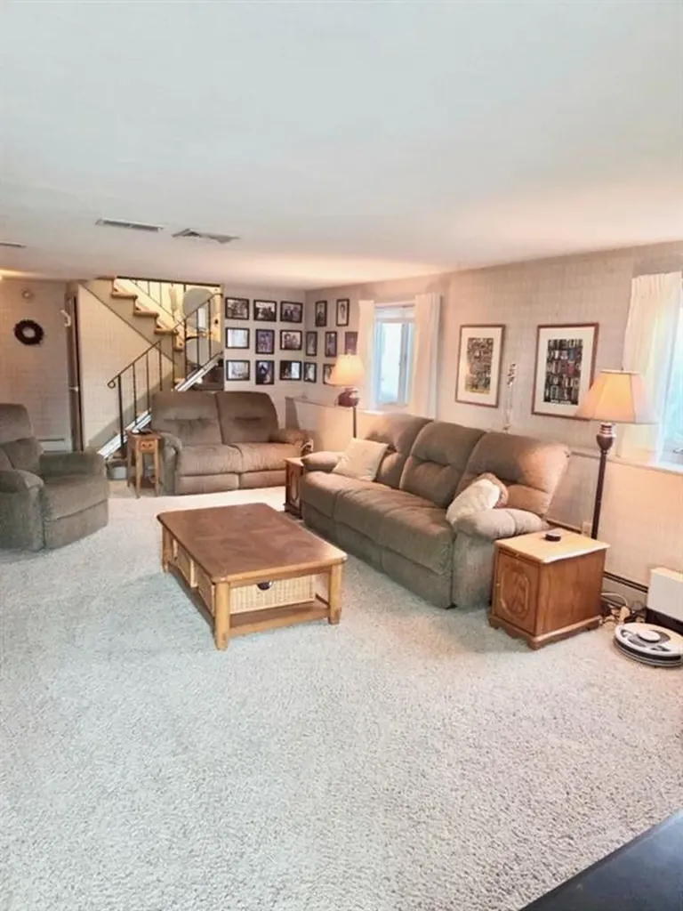 303 Middle Road Portsmouth RI 02871